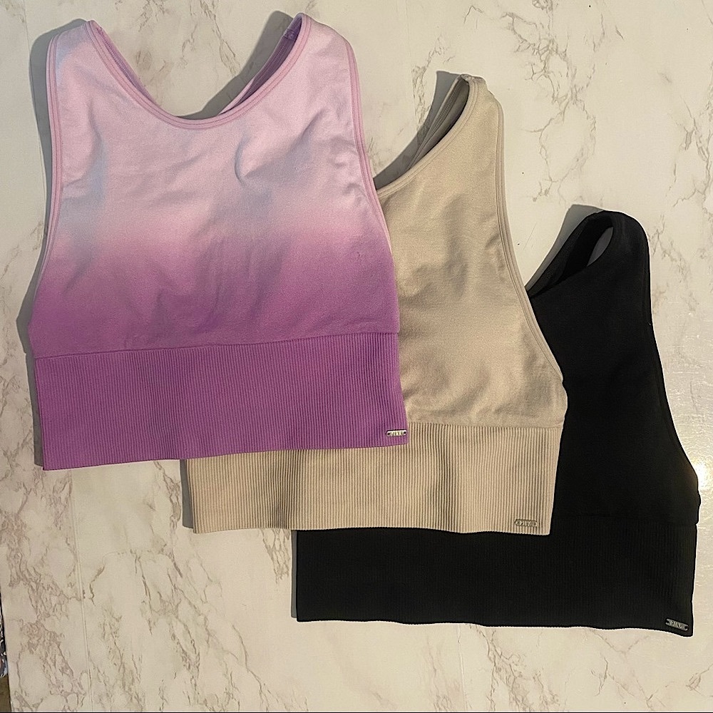 NEW🥳VS/PINK Set of 3 bras
